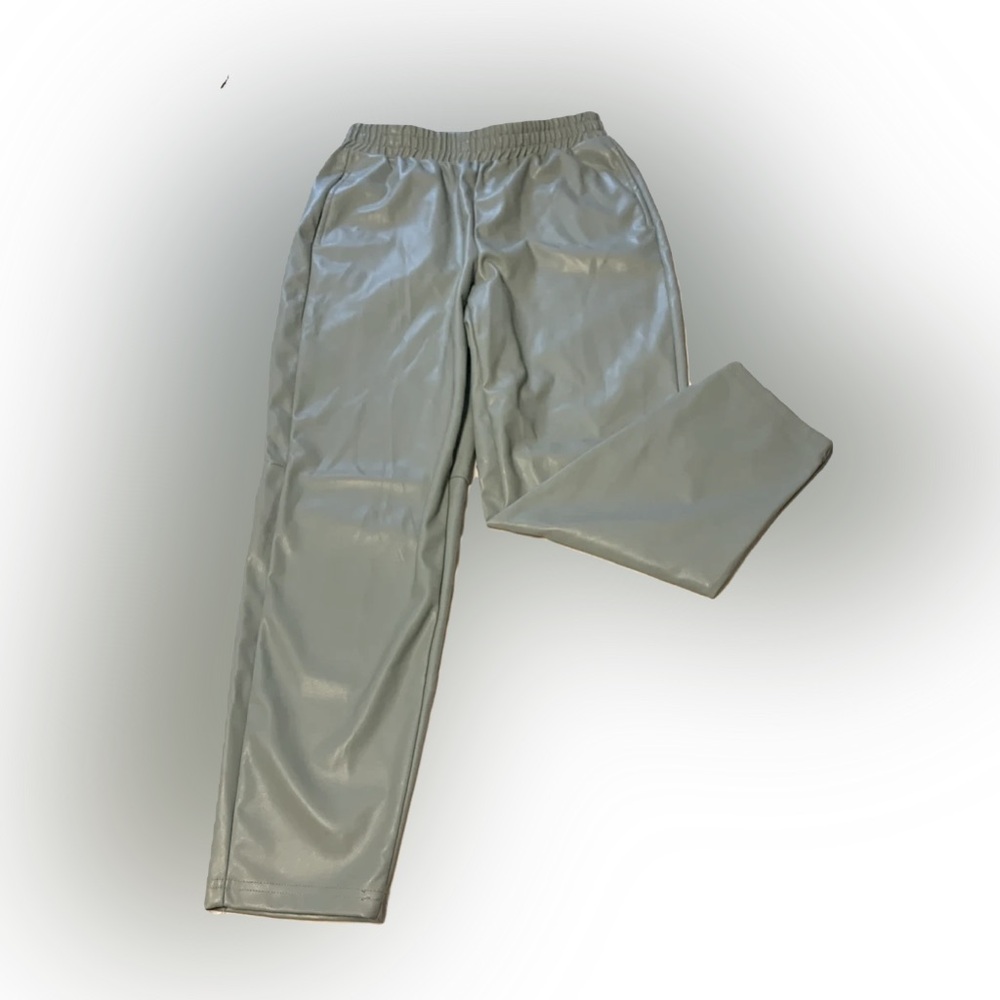 Faux leather Fabletics trouser - Picture 2 of 6